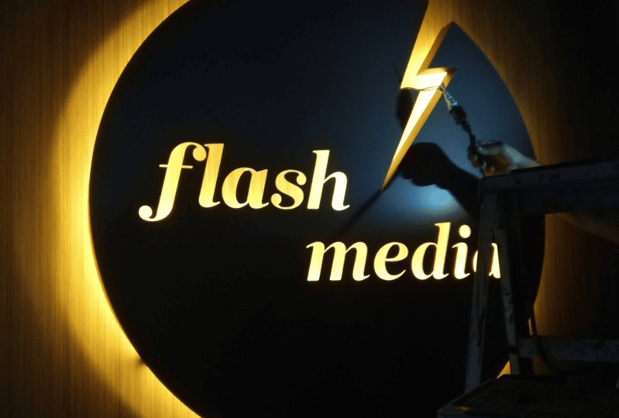 custom signage Dubai